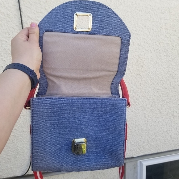 Talbot's denim look purse with red strap and removable crossbody - Picture 5 of 8